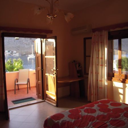 Appartement Pedi Breeze à Symi Extérieur photo