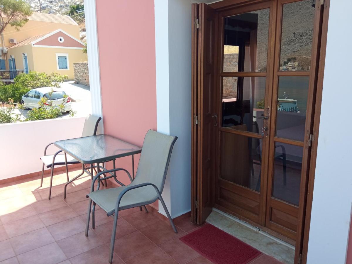 Appartement Pedi Breeze à Symi Extérieur photo