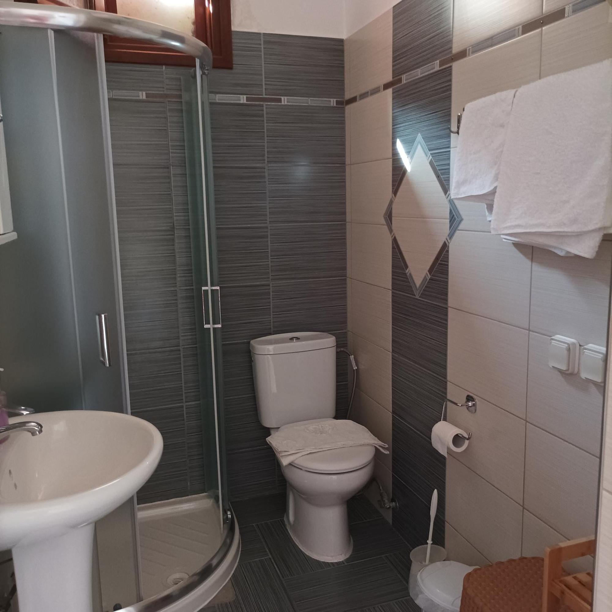 Appartement Pedi Breeze à Symi Extérieur photo