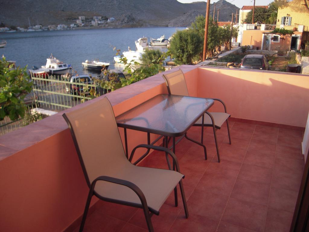 Appartement Pedi Breeze à Symi Extérieur photo
