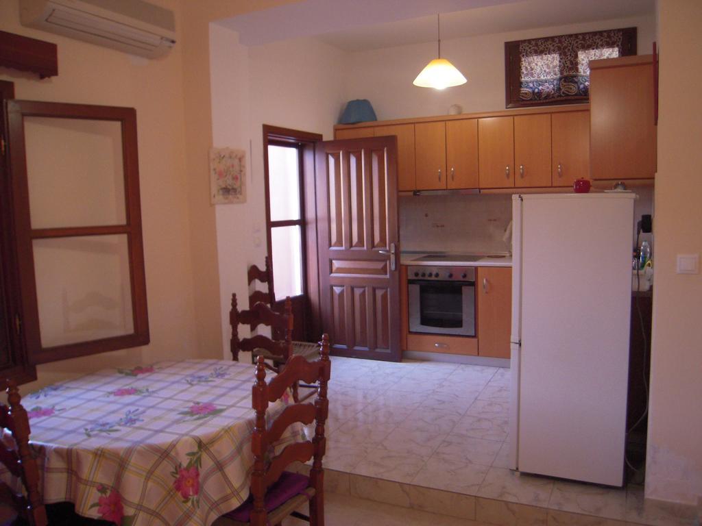 Appartement Pedi Breeze à Symi Extérieur photo